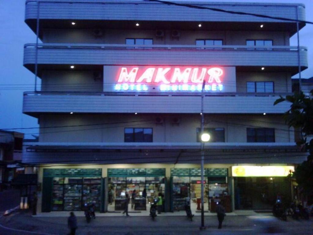 Hotel Makmur Таракан Экстерьер фото